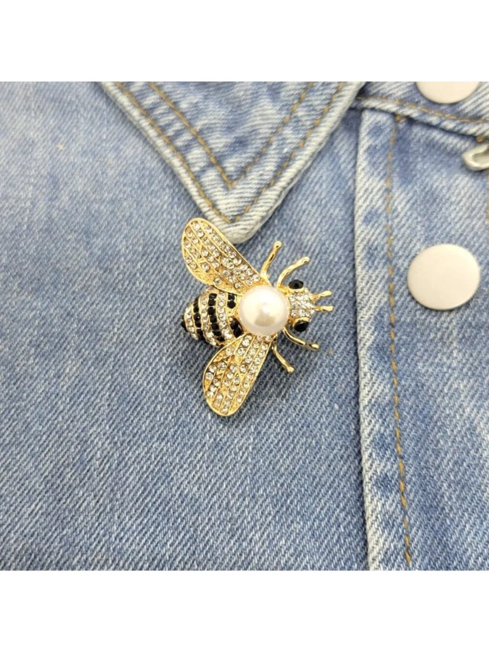 Gold Bumble Bee Pearl Brooch Pin with Sparkling Crystals, Vintage Insect Jewelry - Picture 3 of 5